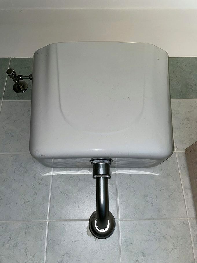 Perché Il Mio WC A Doppio Scarico Continua A Funzionare Dopo Lo Sciacquone?